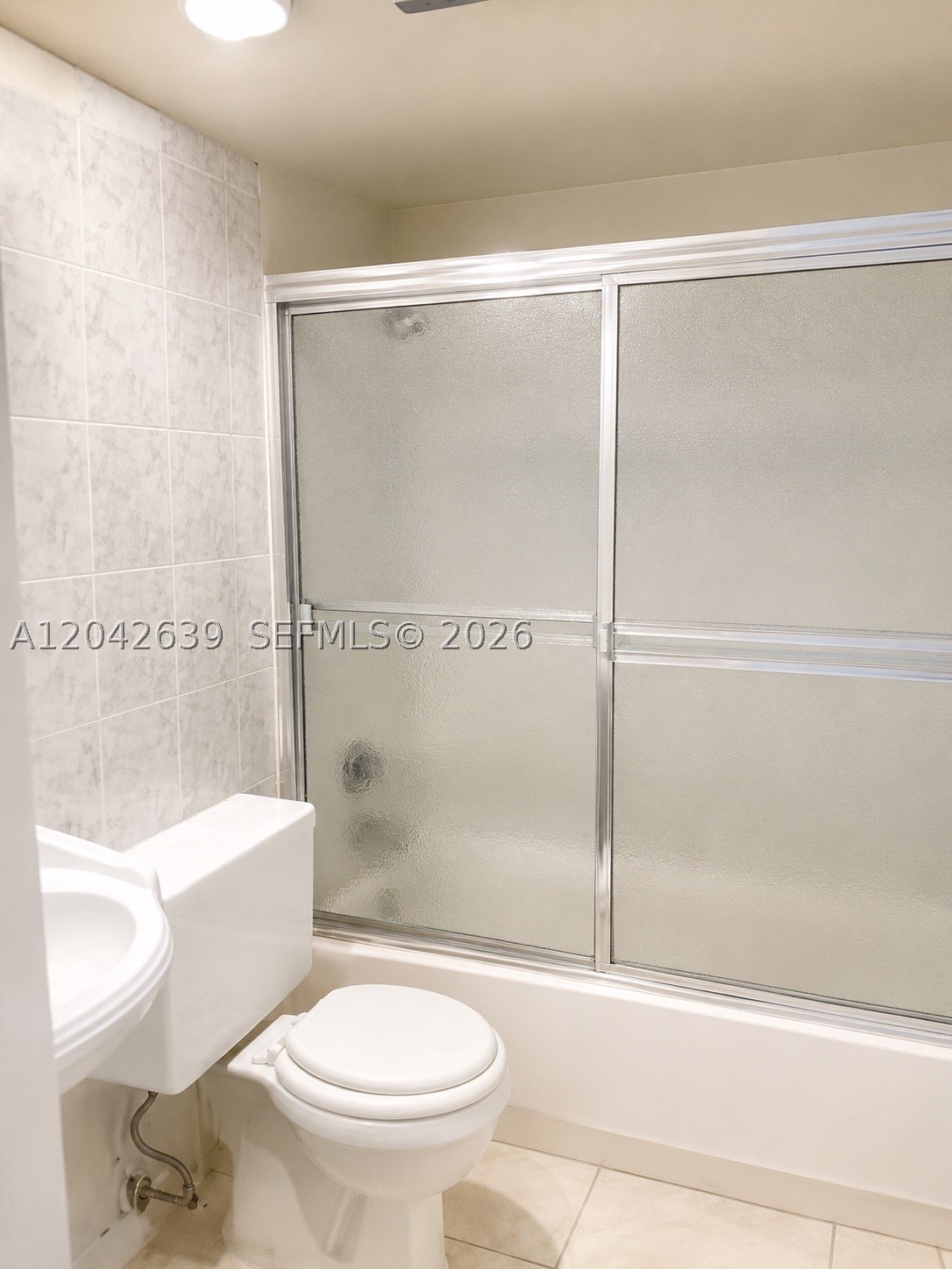 VILLAGE GREEN DORCHESTER - Residential Lease