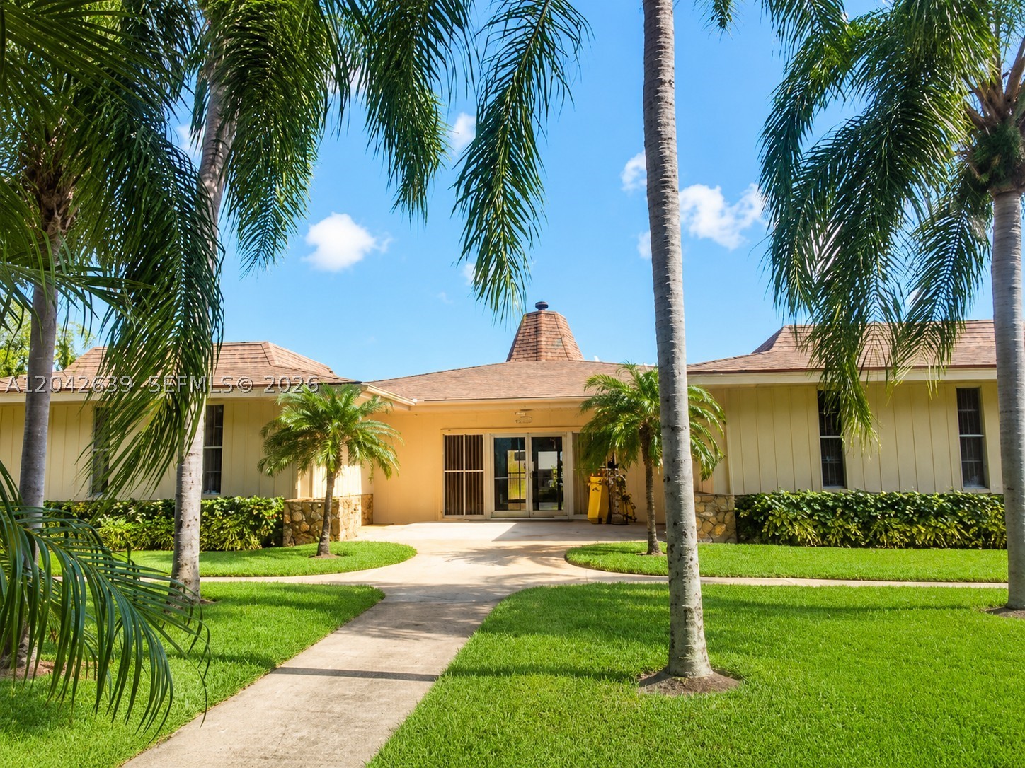 VILLAGE GREEN DORCHESTER - Residential Lease