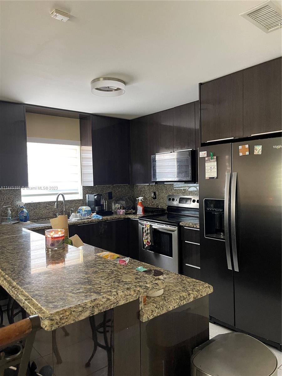 IVIS AT LOYOLA - Residential Lease