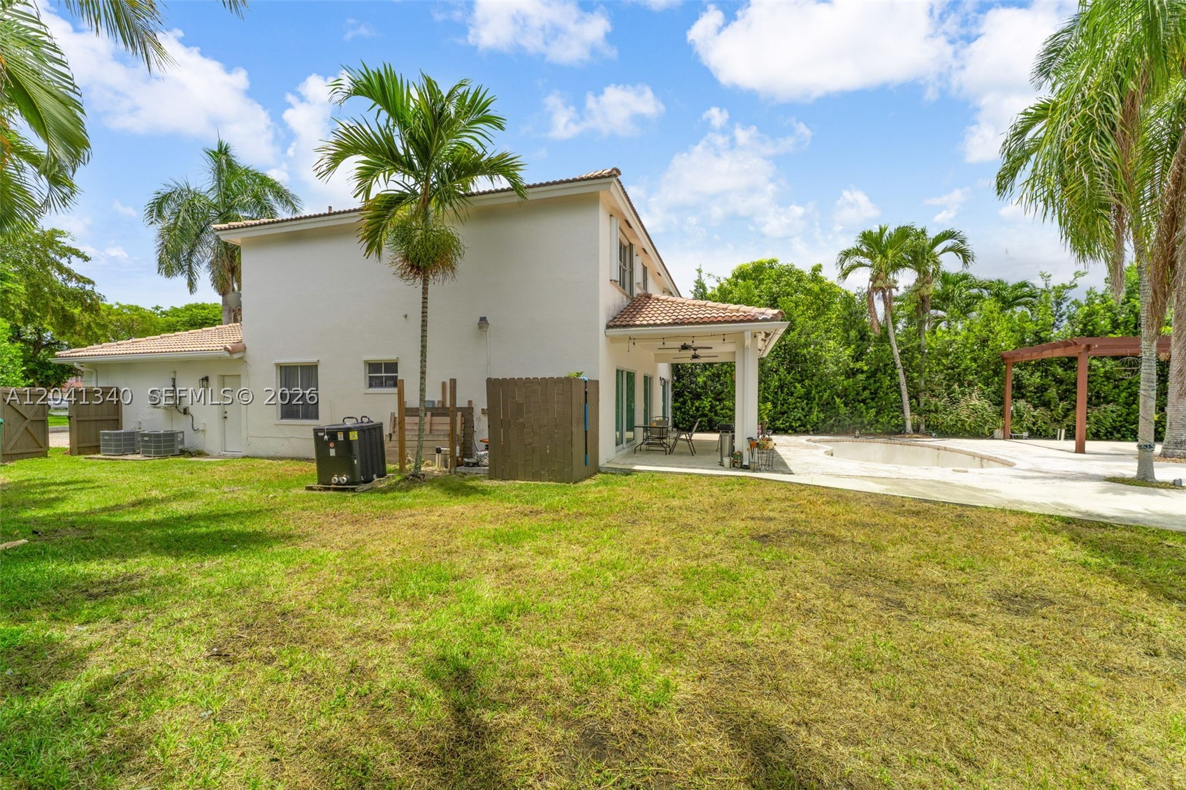 POINCIANA AT SUNSET LAKES - Residential