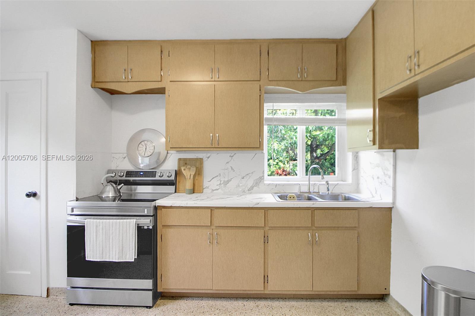 BRENTWOOD REV PL - Residential