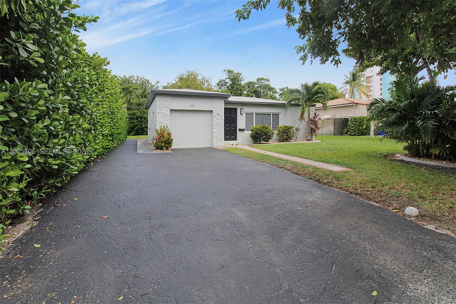 BRENTWOOD REV PL - Residential