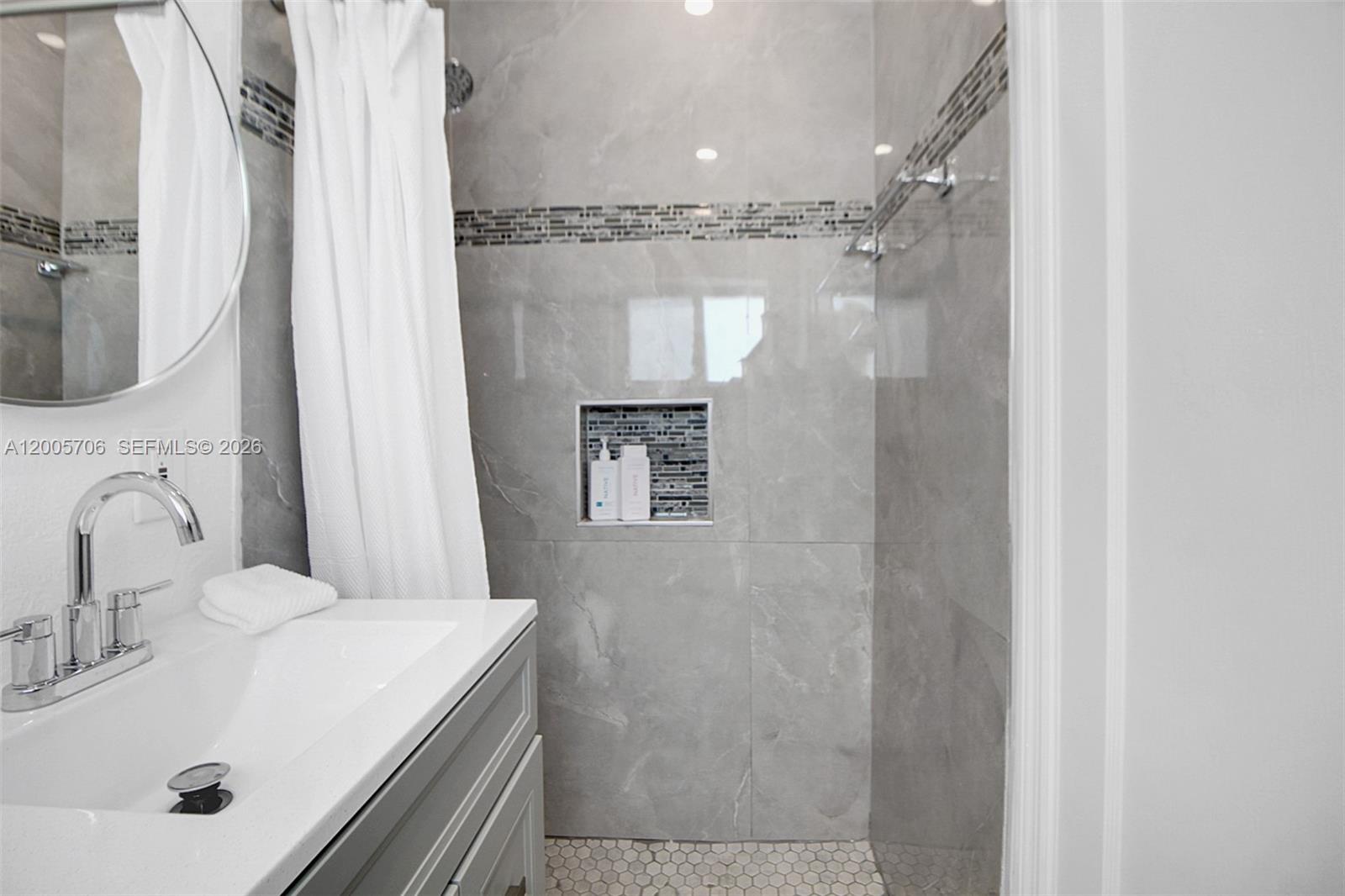 BRENTWOOD REV PL - Residential