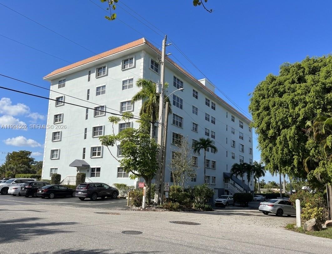 MIDDLE RIVER TOWER CONDO - Residential