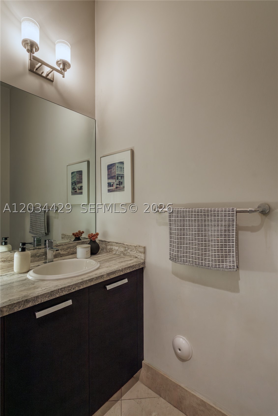 DOWNTOWN DORAL DUTCHER - Residential Lease