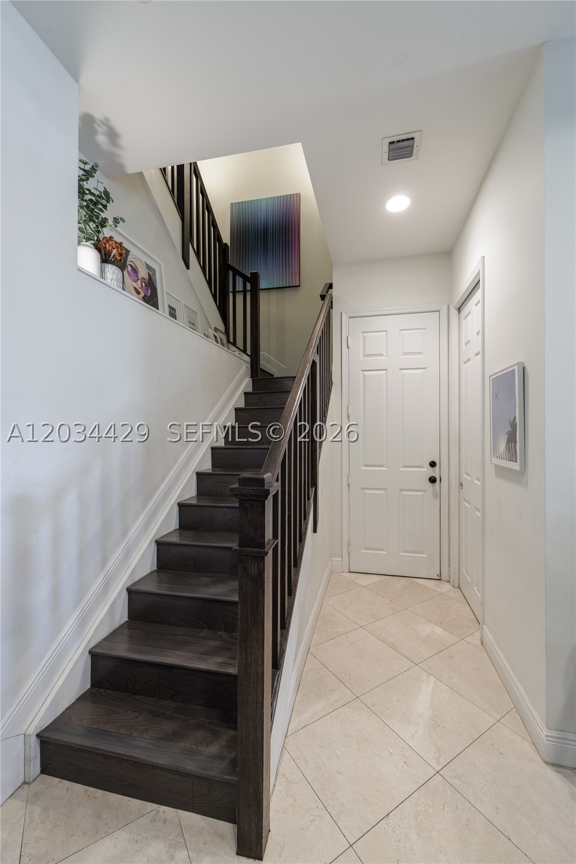 DOWNTOWN DORAL DUTCHER - Residential Lease