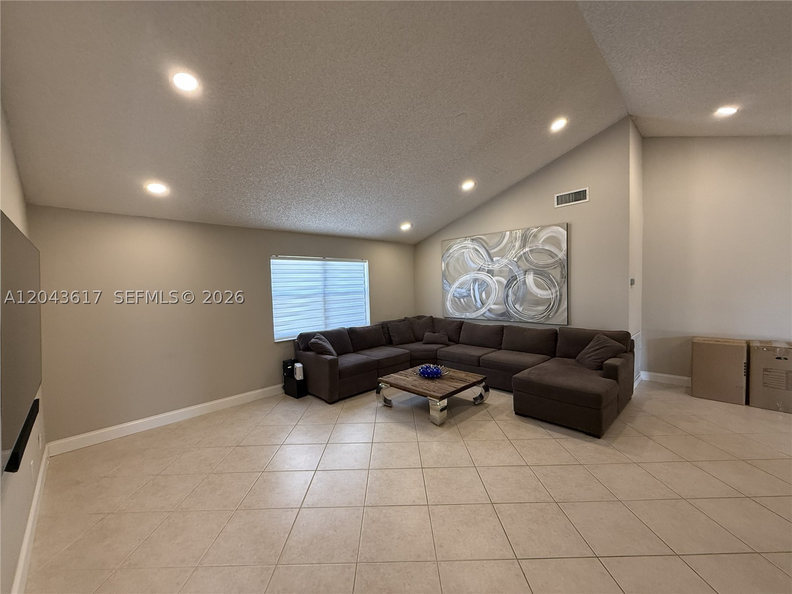 COUNTRY ADDRESS - Residential