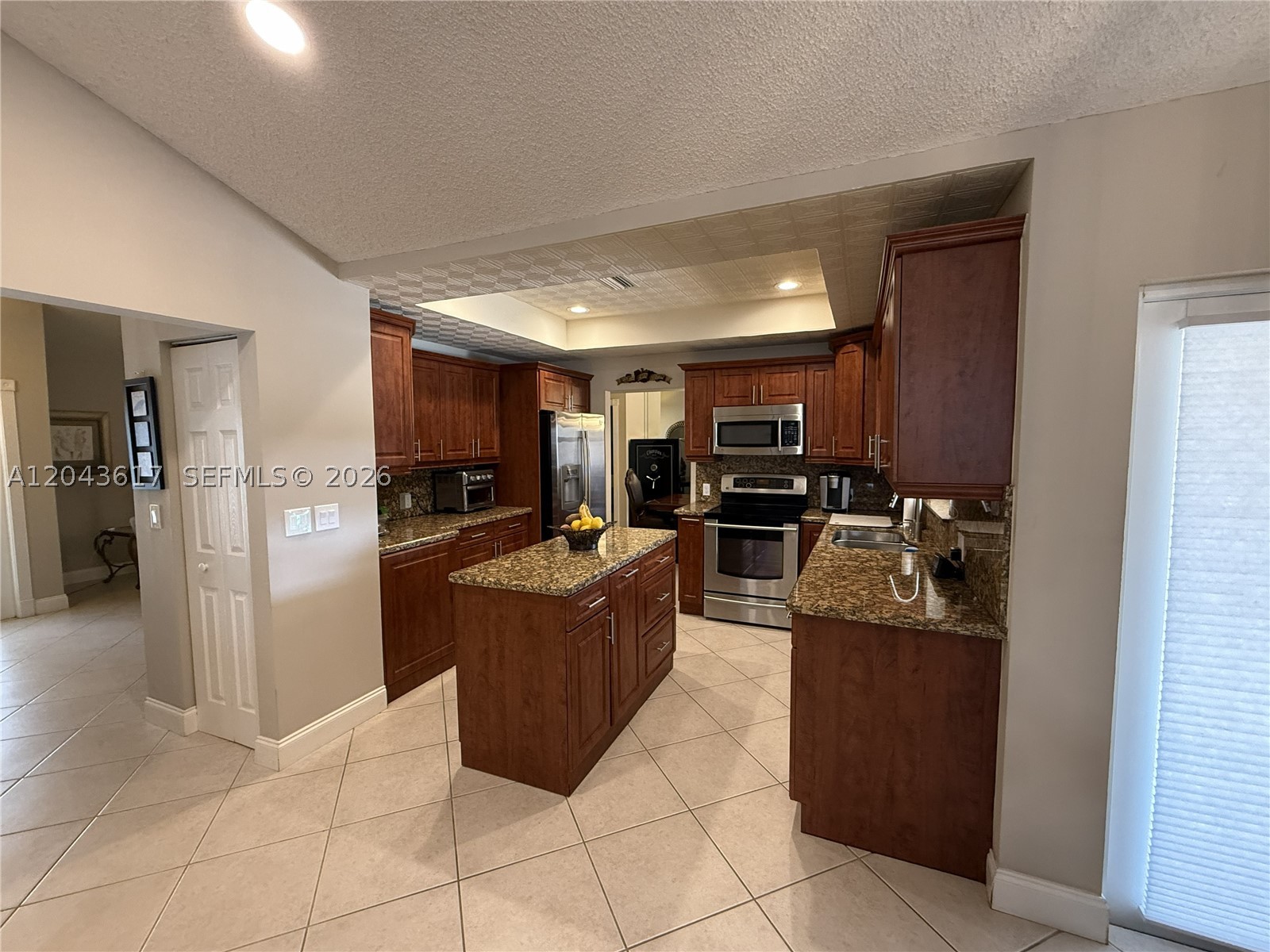 COUNTRY ADDRESS - Residential