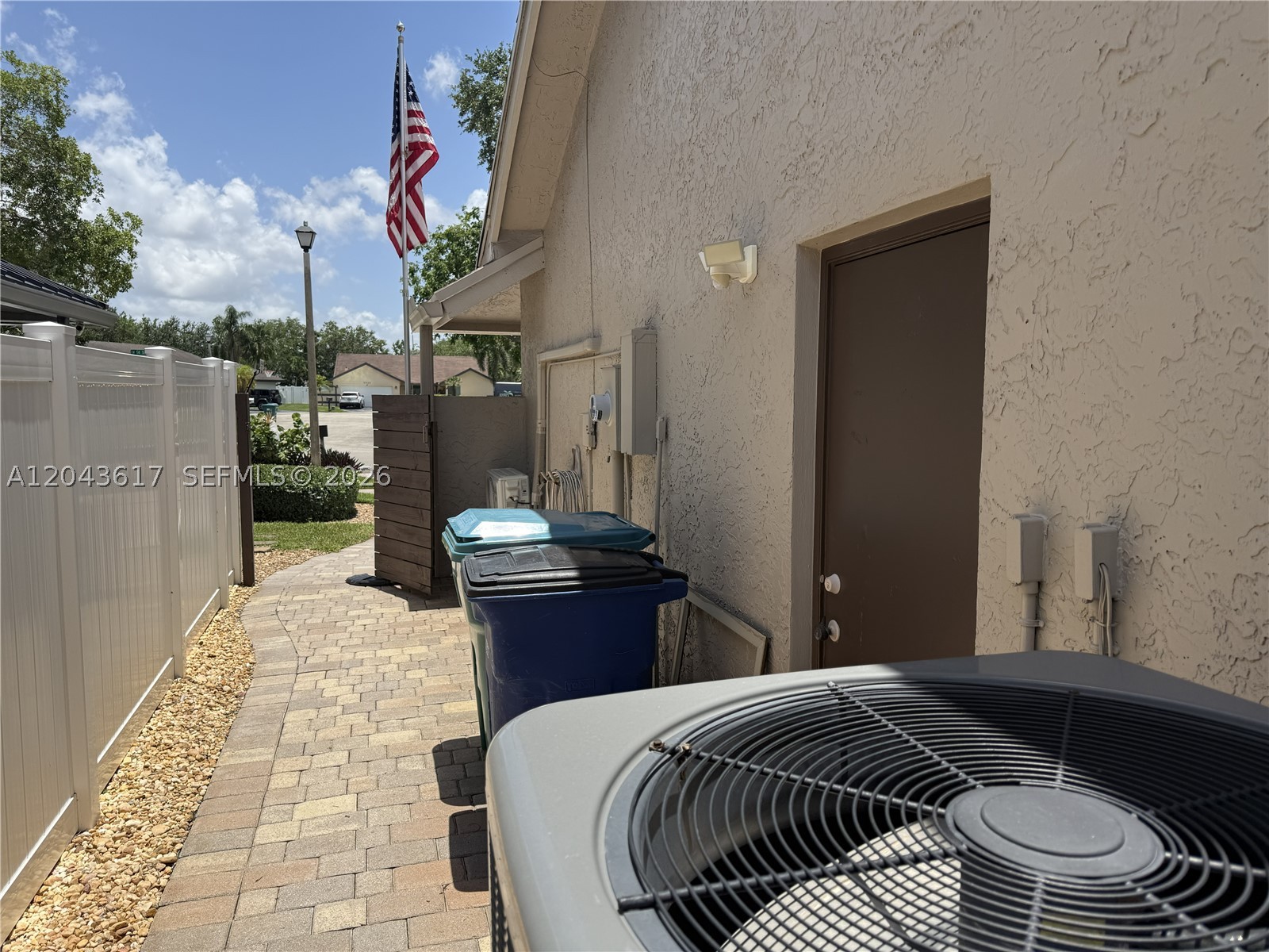 COUNTRY ADDRESS - Residential