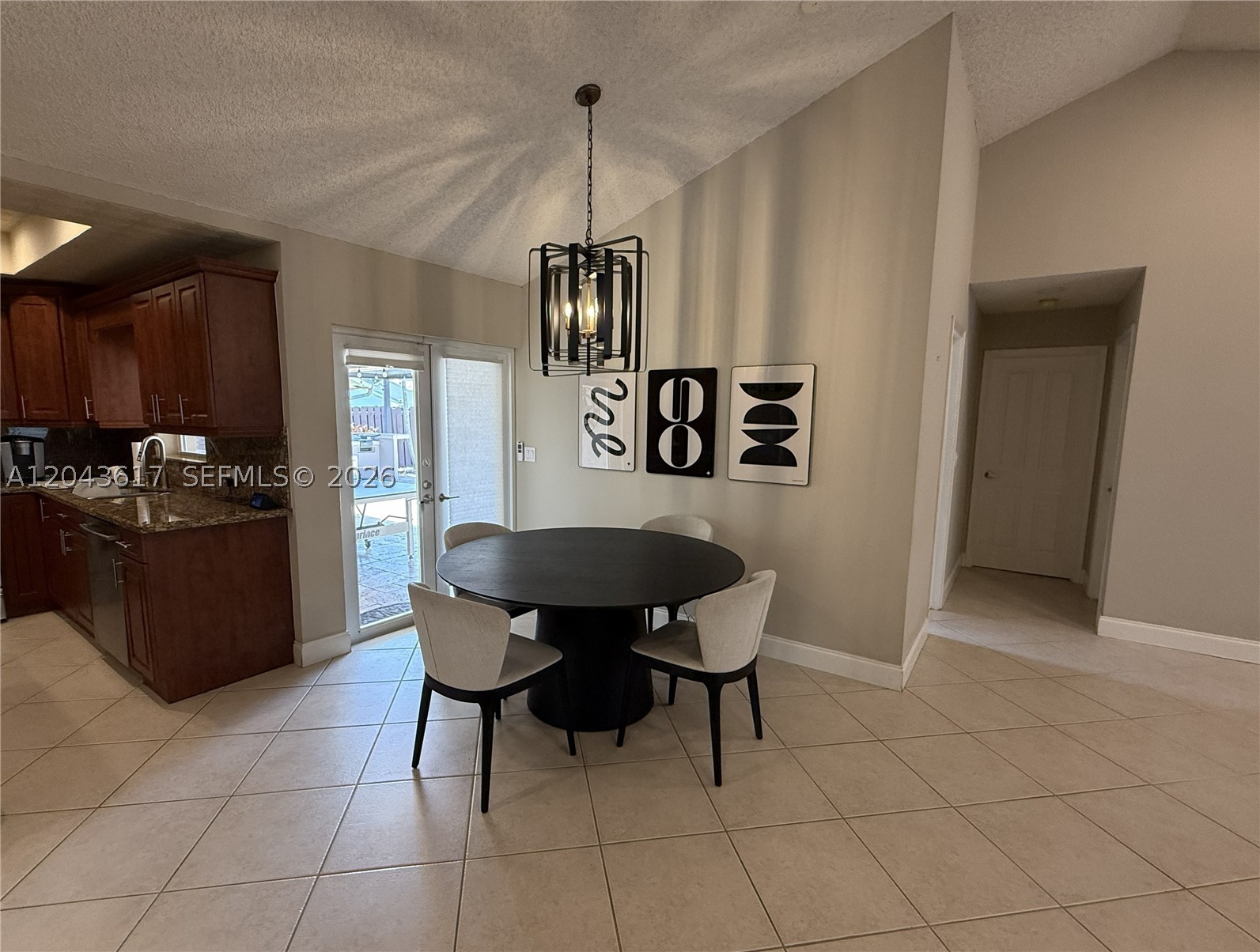 COUNTRY ADDRESS - Residential