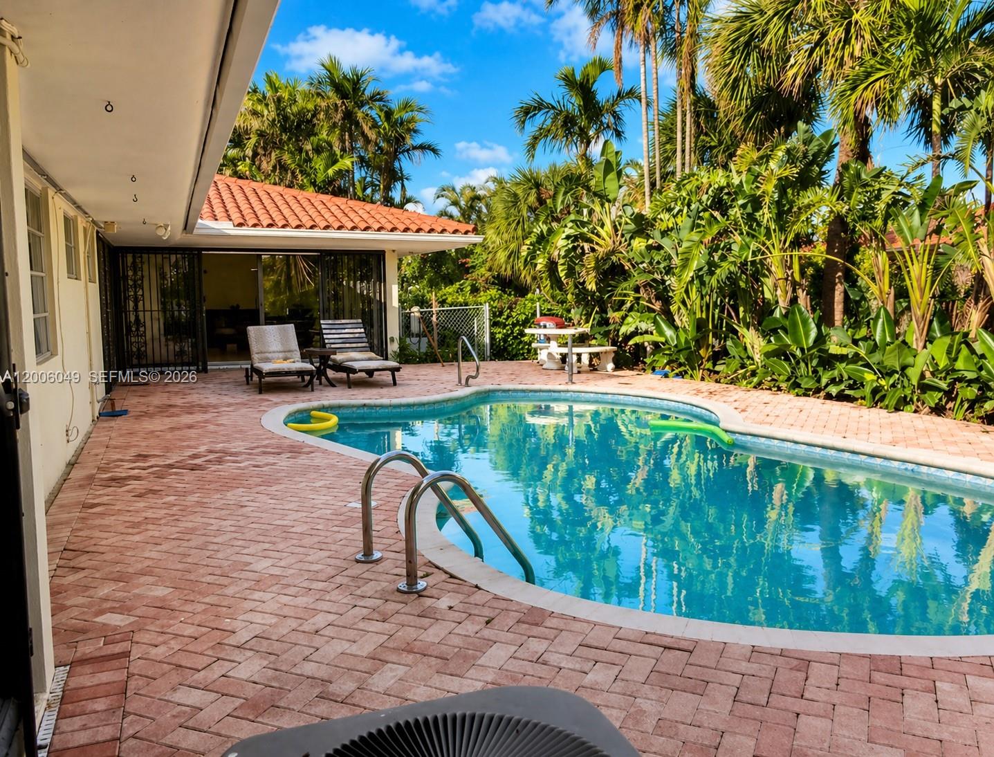 ALTOS DEL MAR NO 5 - Residential
