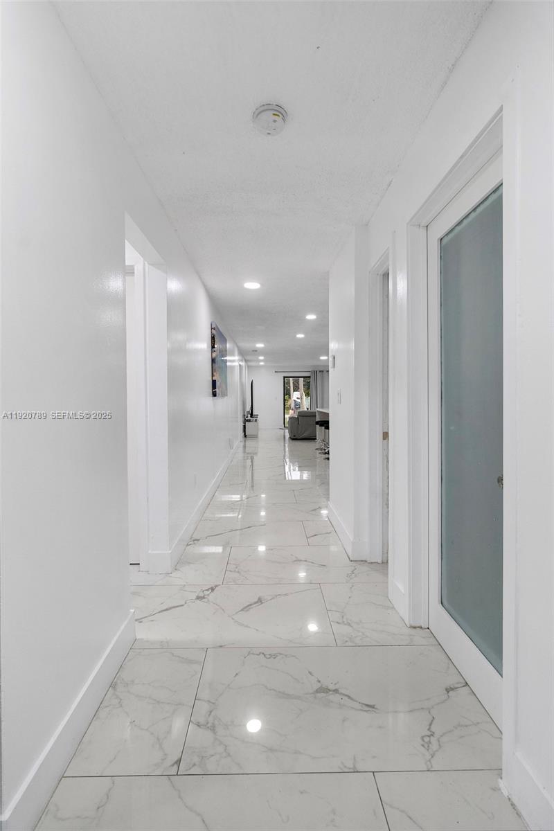 SUNNY ISLES INLAND - Residential