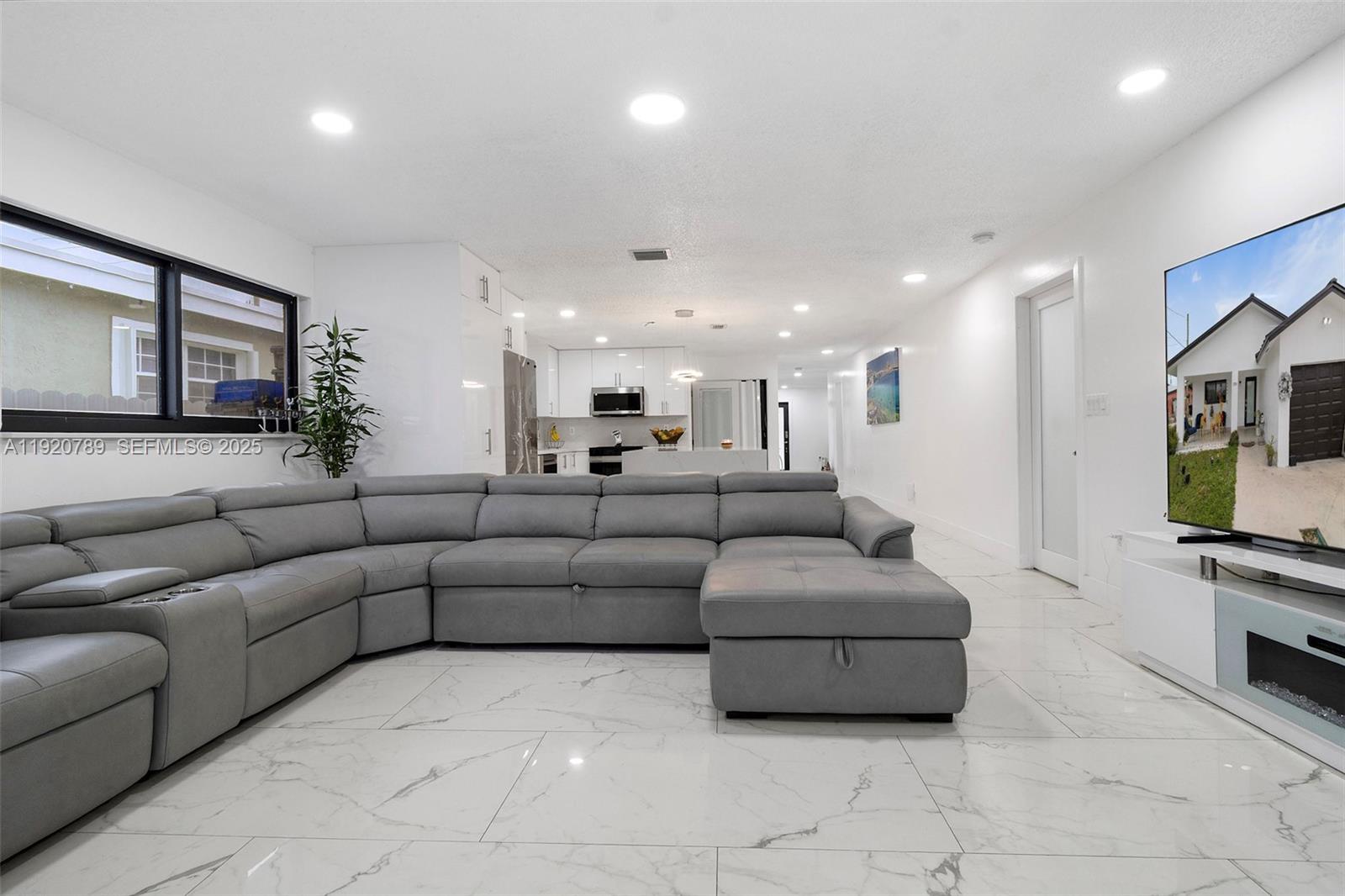 SUNNY ISLES INLAND - Residential