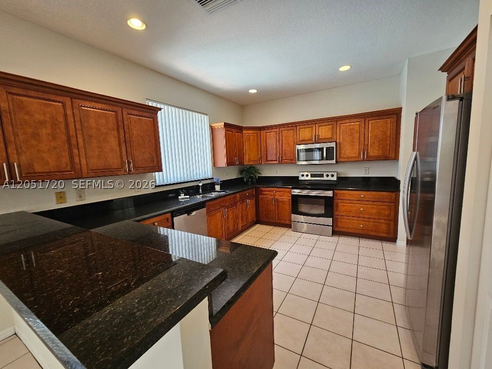 LAKE CHARLESTON TRS T AND - Residential Lease