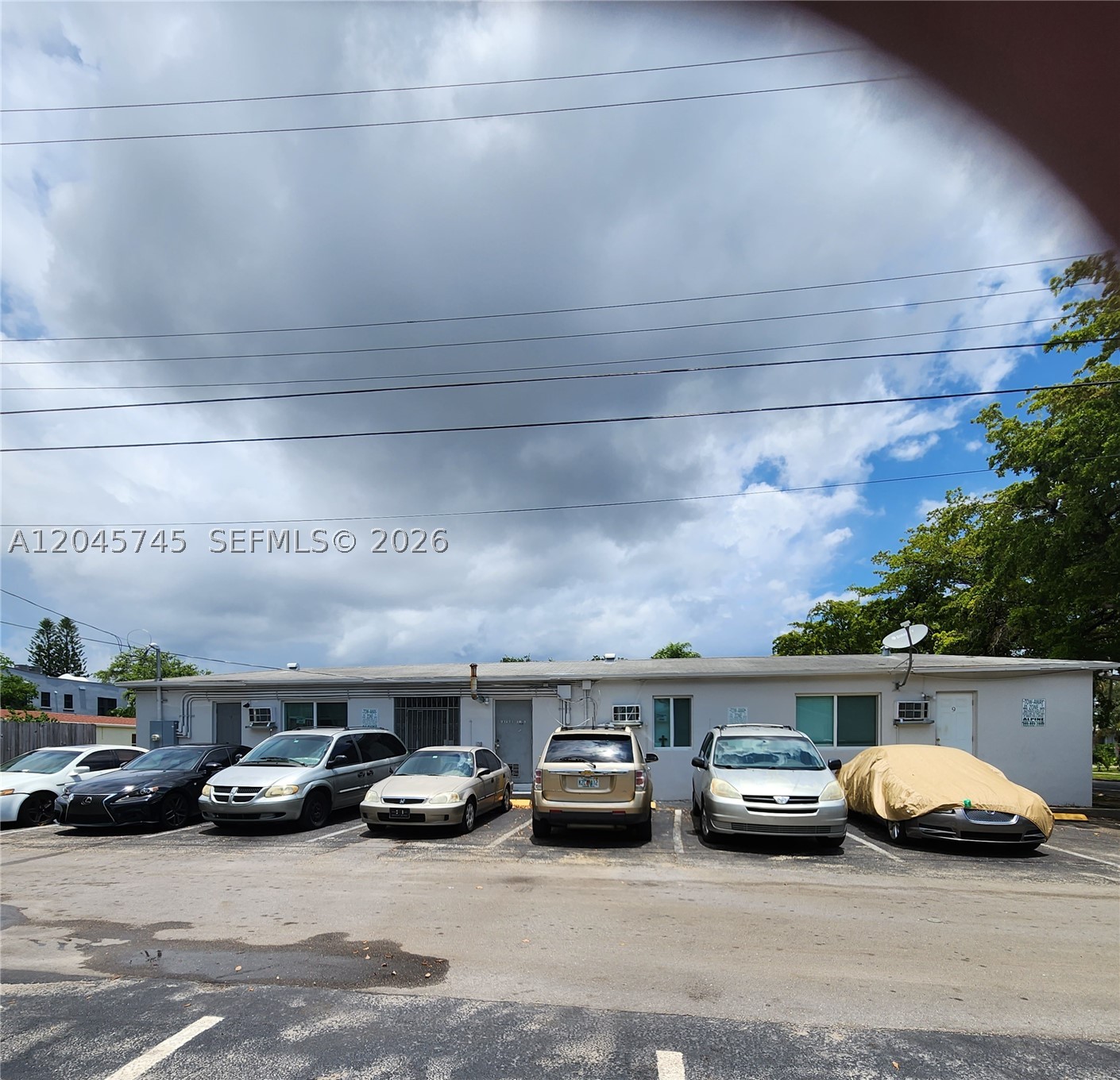 HOLLYWOOD SOUTH SIDE ADD - Residential Income