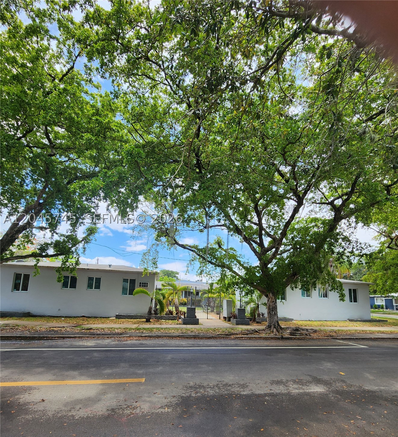 HOLLYWOOD SOUTH SIDE ADD - Residential Income