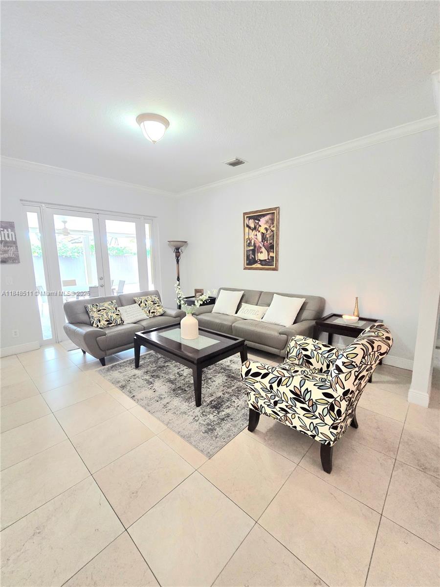 BELLAGIO AT VIZCAYA - Residential Lease