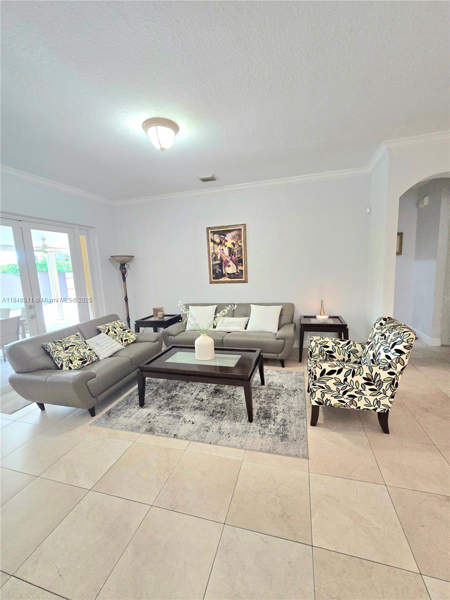 BELLAGIO AT VIZCAYA - Residential Lease