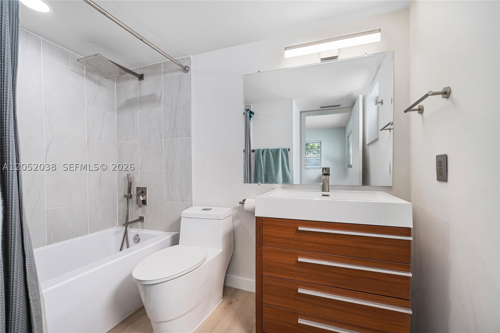 1900 MERIDIAN AVE CONDO - Residential Lease