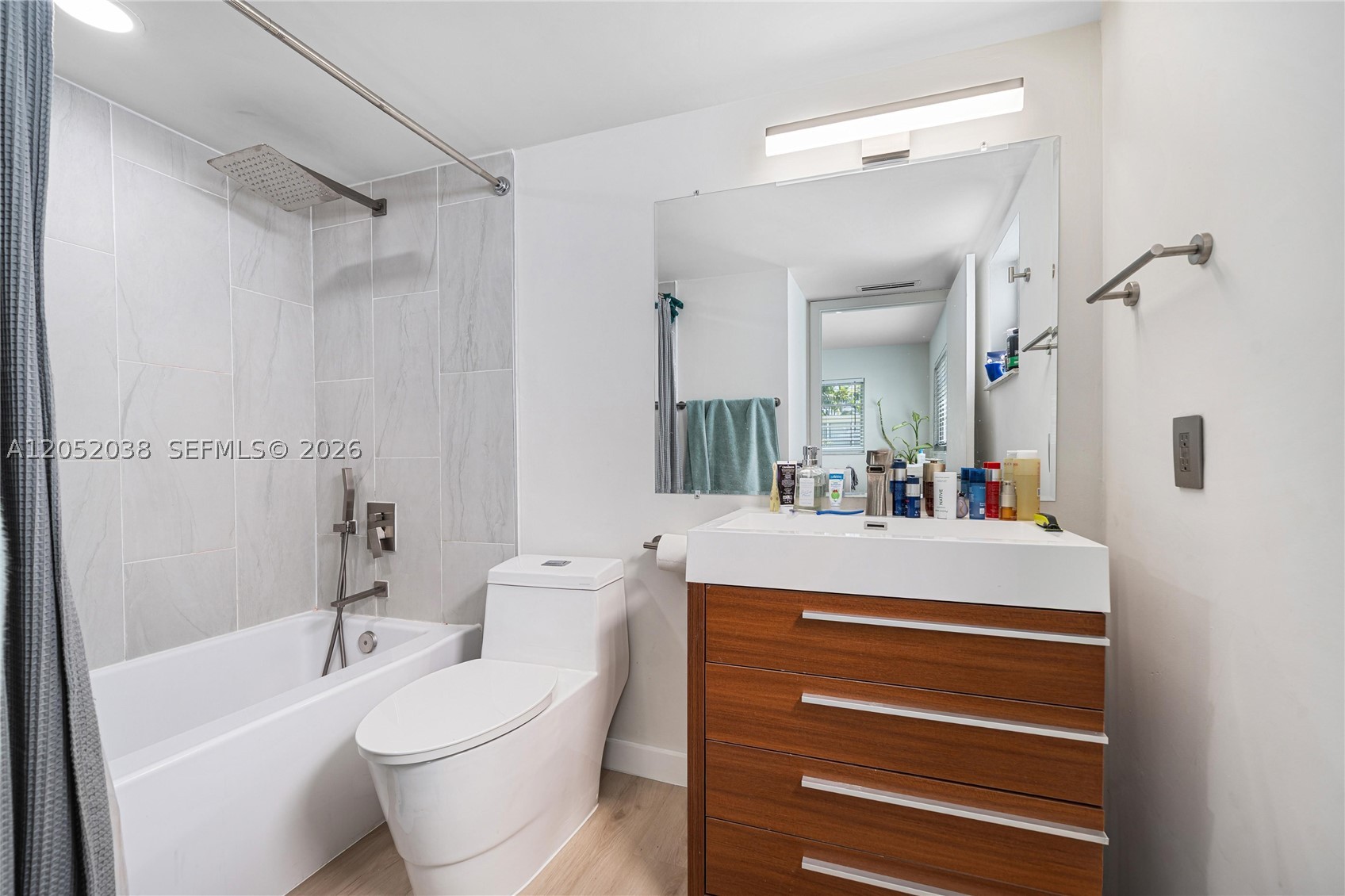 1900 MERIDIAN AVE CONDO - Residential Lease