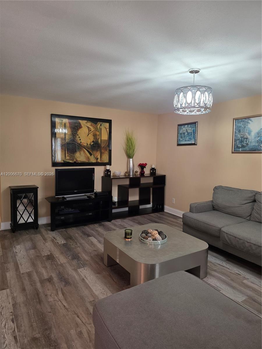 KINGS POINT SAXONY CONDOS - Residential