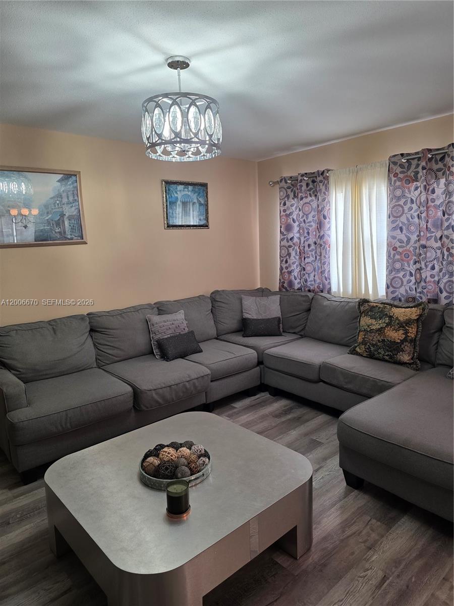 KINGS POINT SAXONY CONDOS - Residential