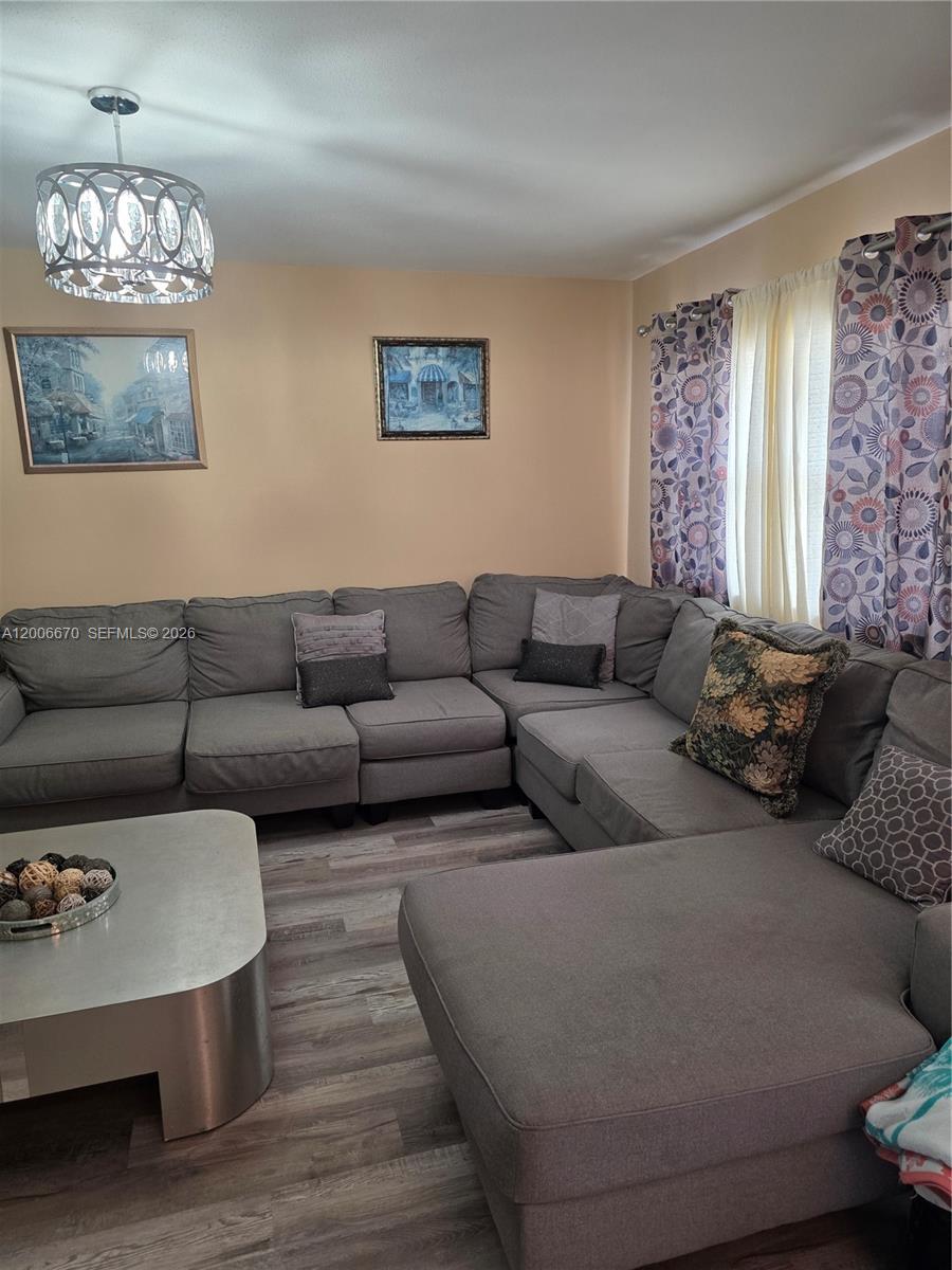 KINGS POINT SAXONY CONDOS - Residential
