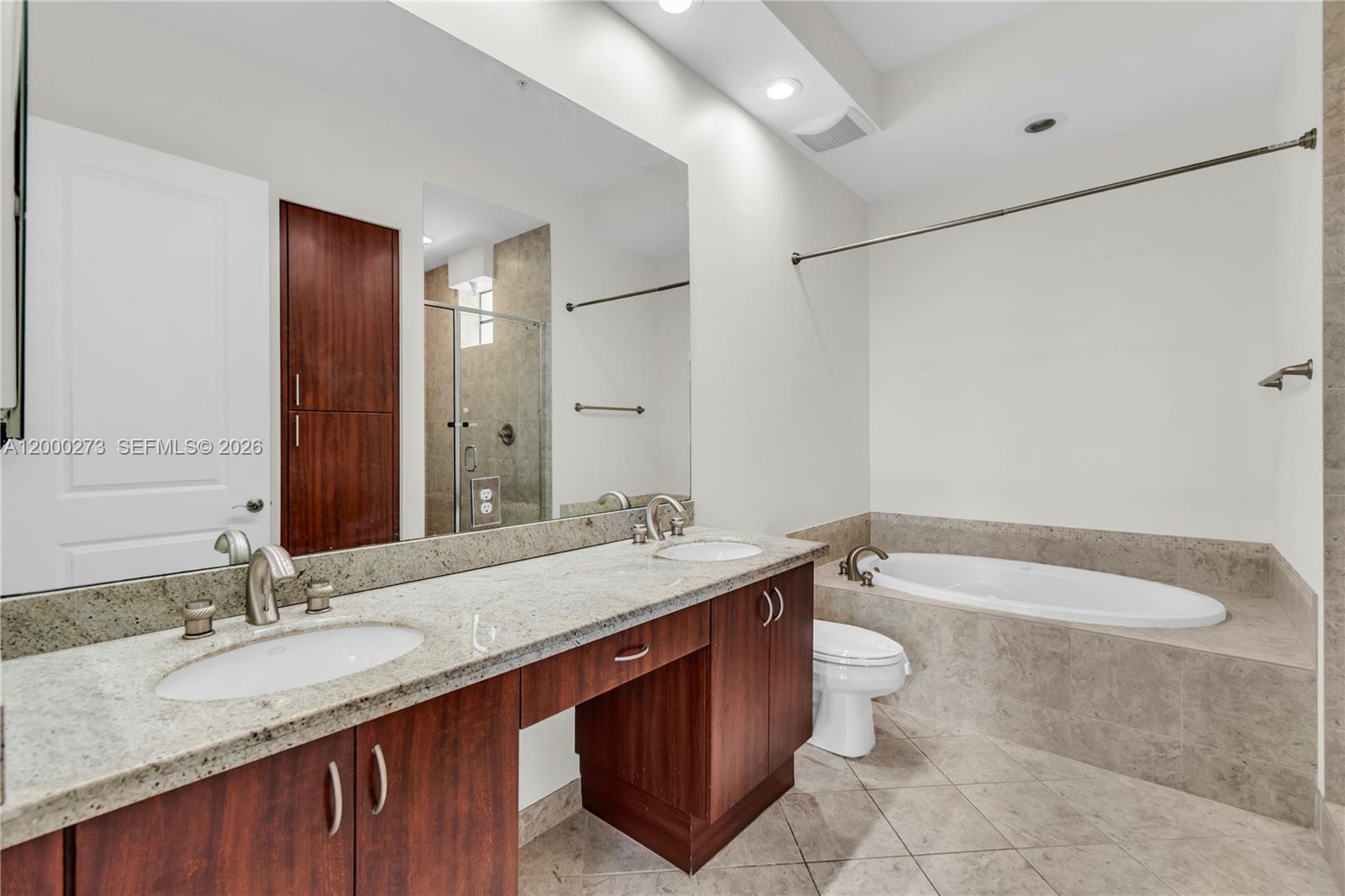 VILLA FLORA CONDO - Residential
