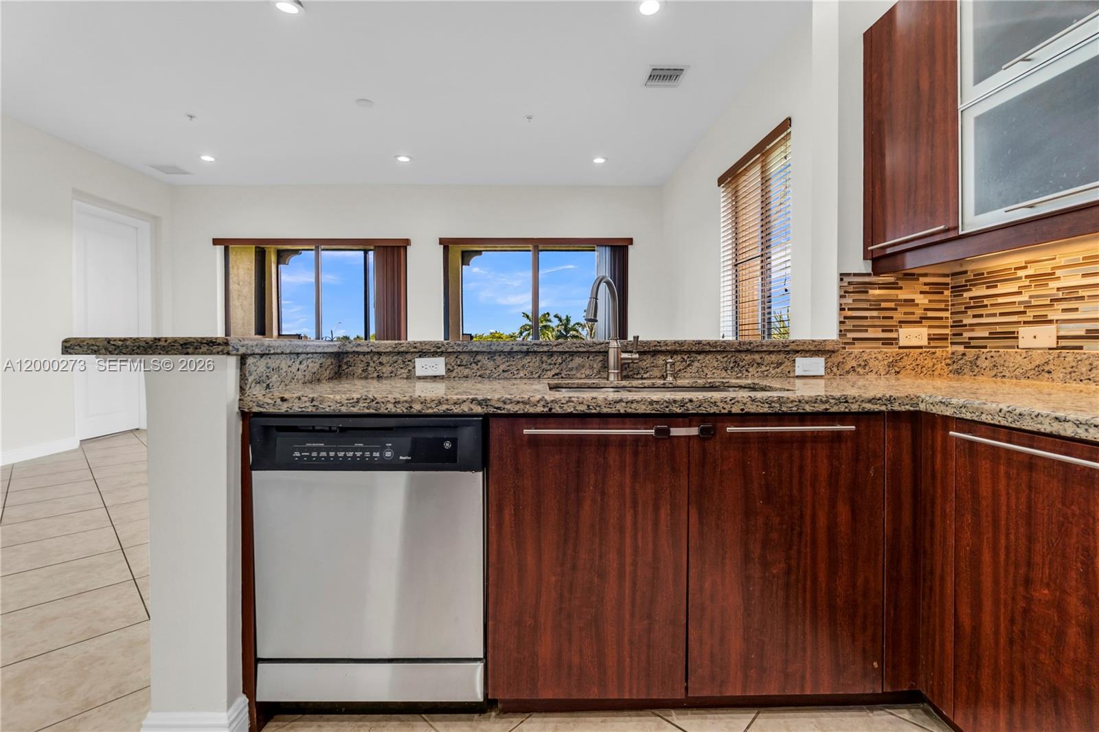 VILLA FLORA CONDO - Residential