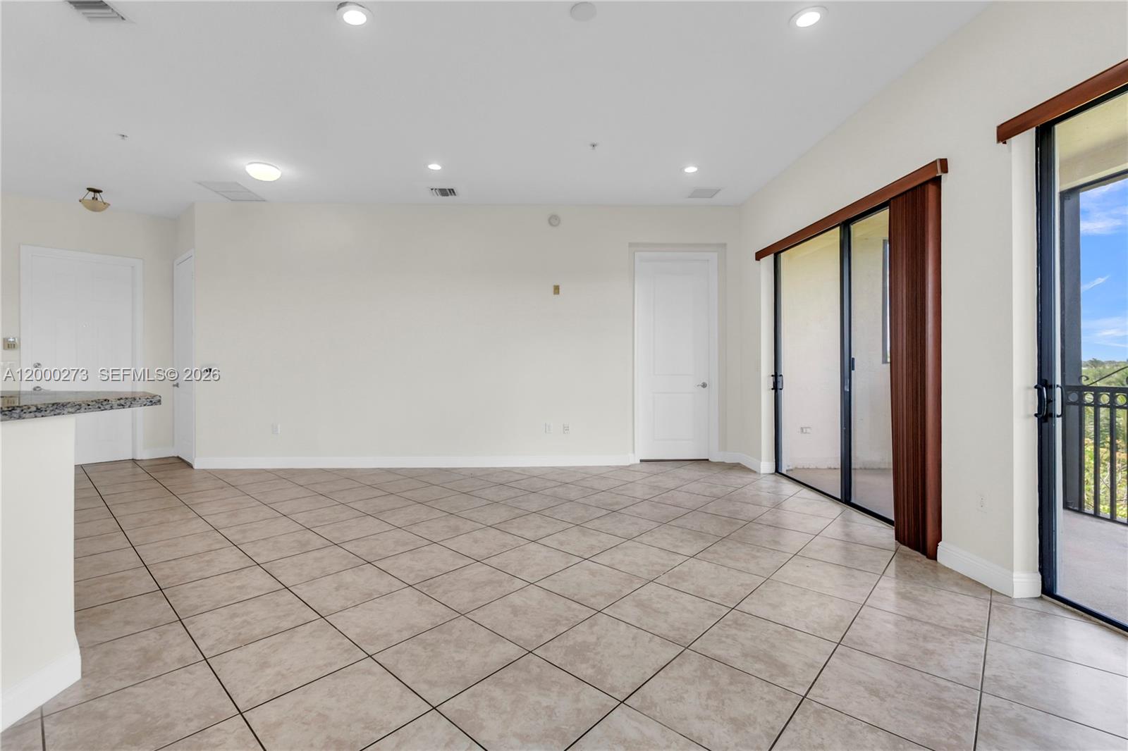 VILLA FLORA CONDO - Residential
