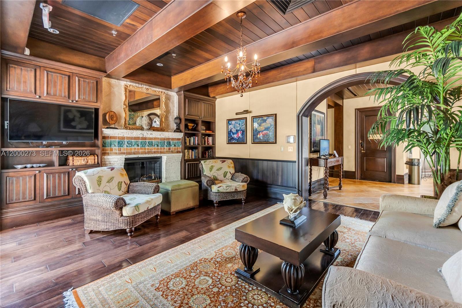 VILLA FLORA CONDO - Residential
