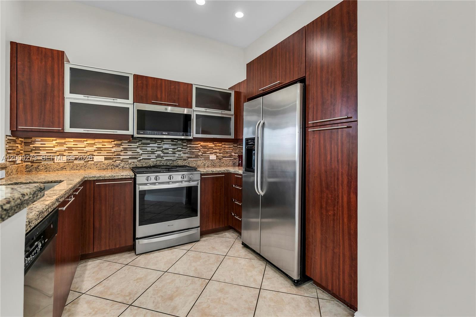 VILLA FLORA CONDO - Residential