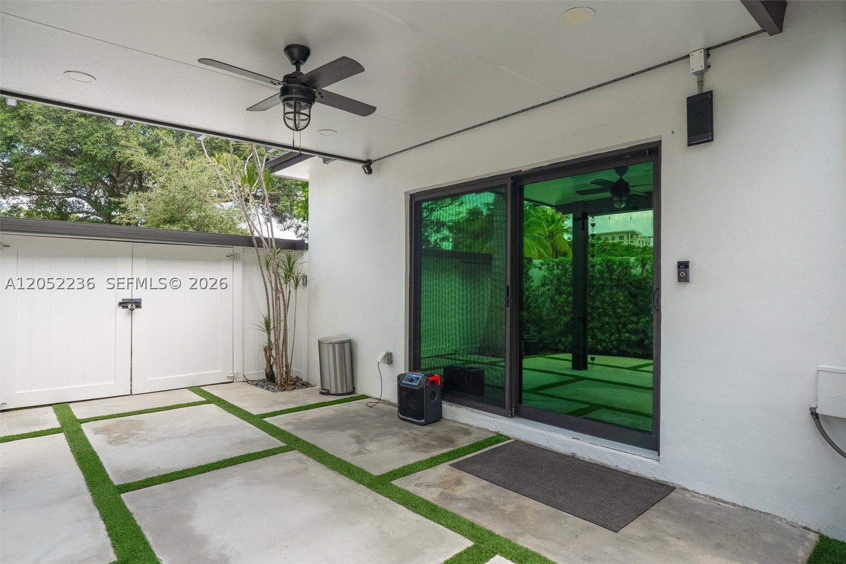 SILVER BLUFF EST-SEC B - Residential Lease