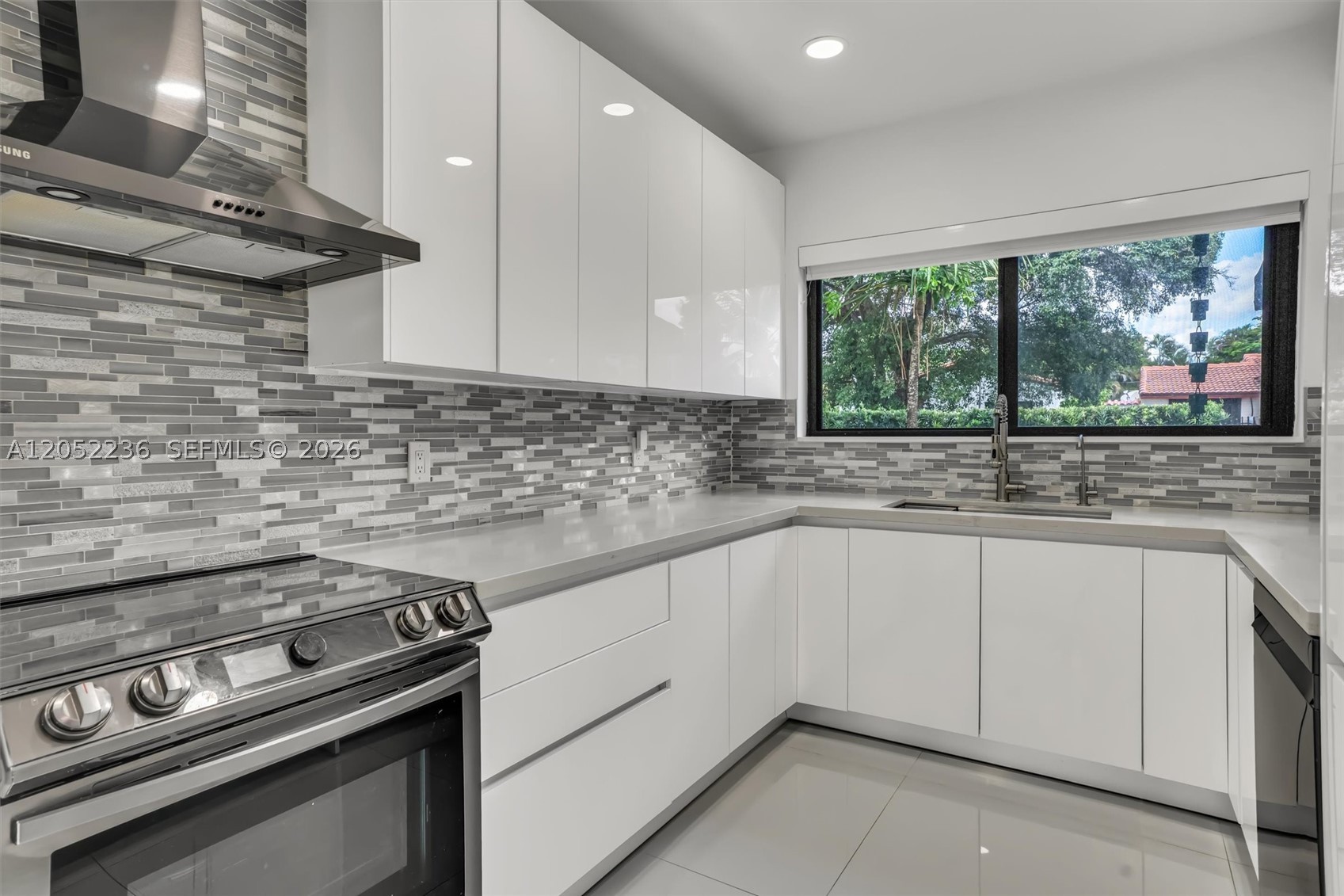 SILVER BLUFF EST-SEC B - Residential Lease