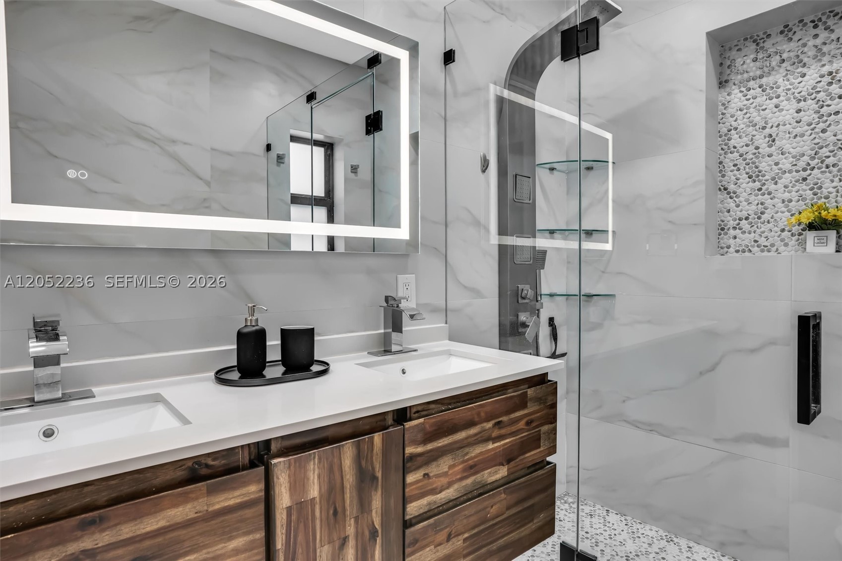 SILVER BLUFF EST-SEC B - Residential Lease