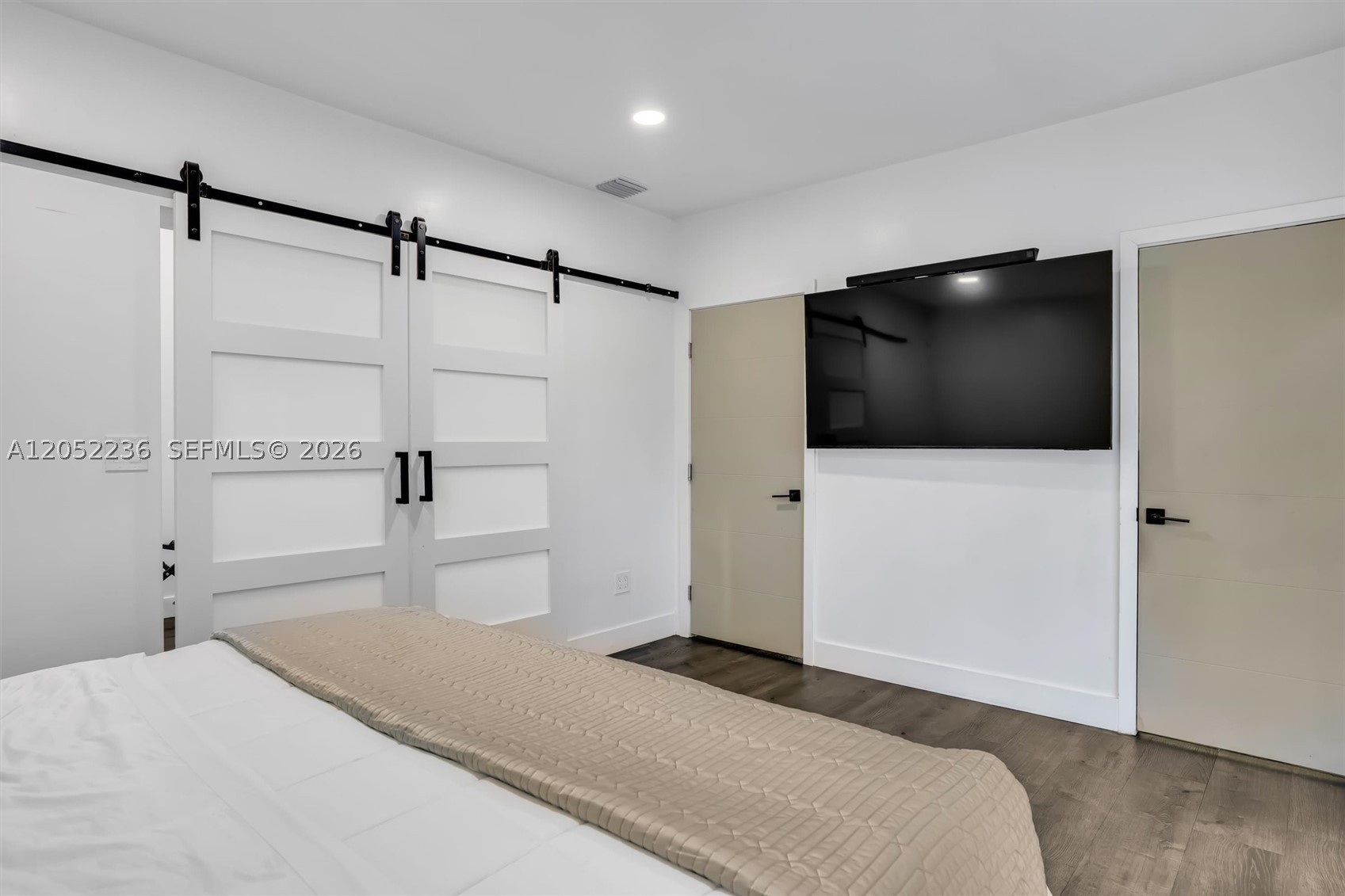 SILVER BLUFF EST-SEC B - Residential Lease