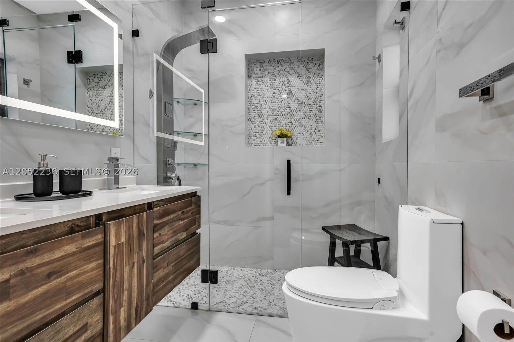 SILVER BLUFF EST-SEC B - Residential Lease