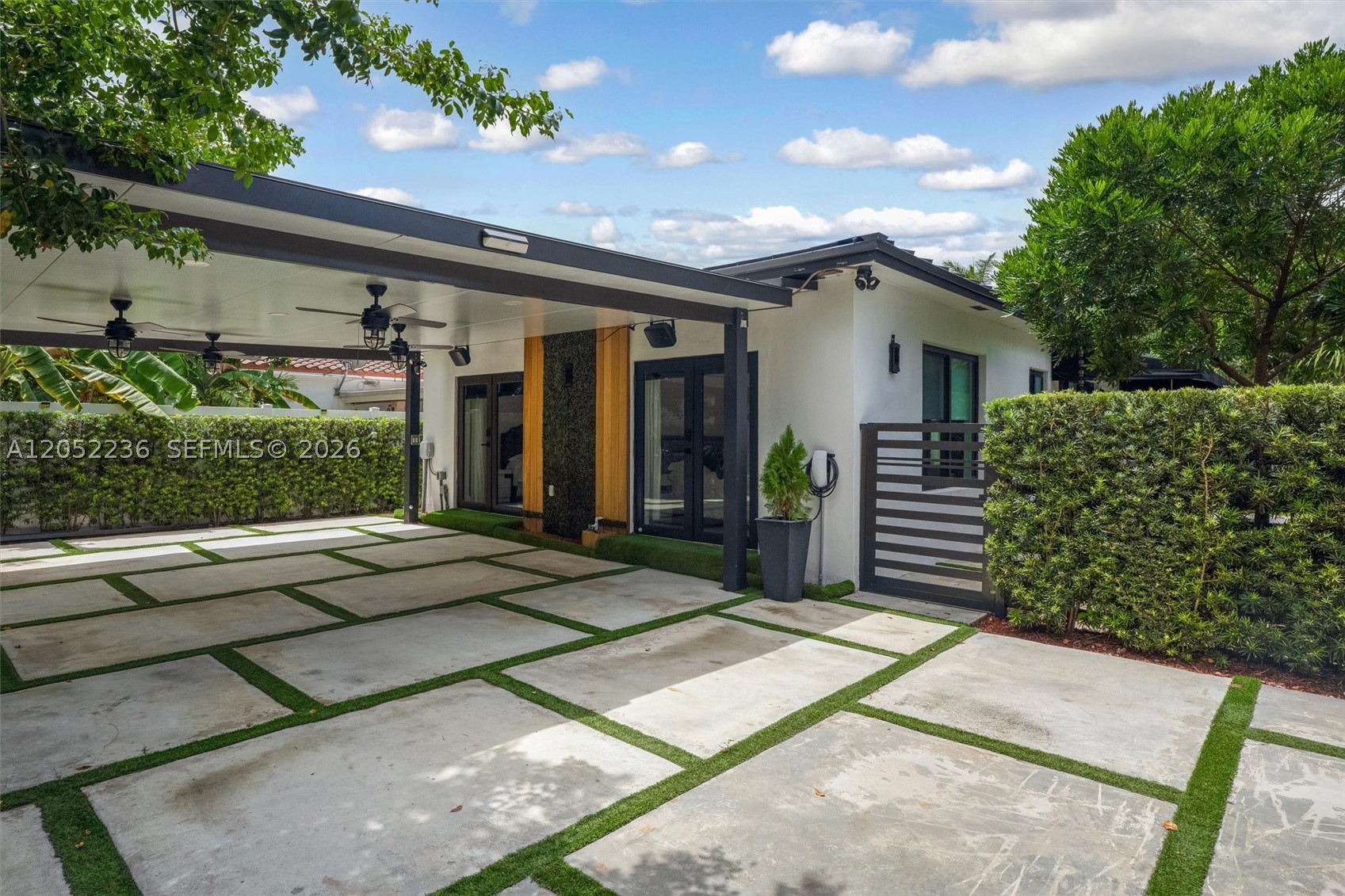 SILVER BLUFF EST-SEC B - Residential Lease