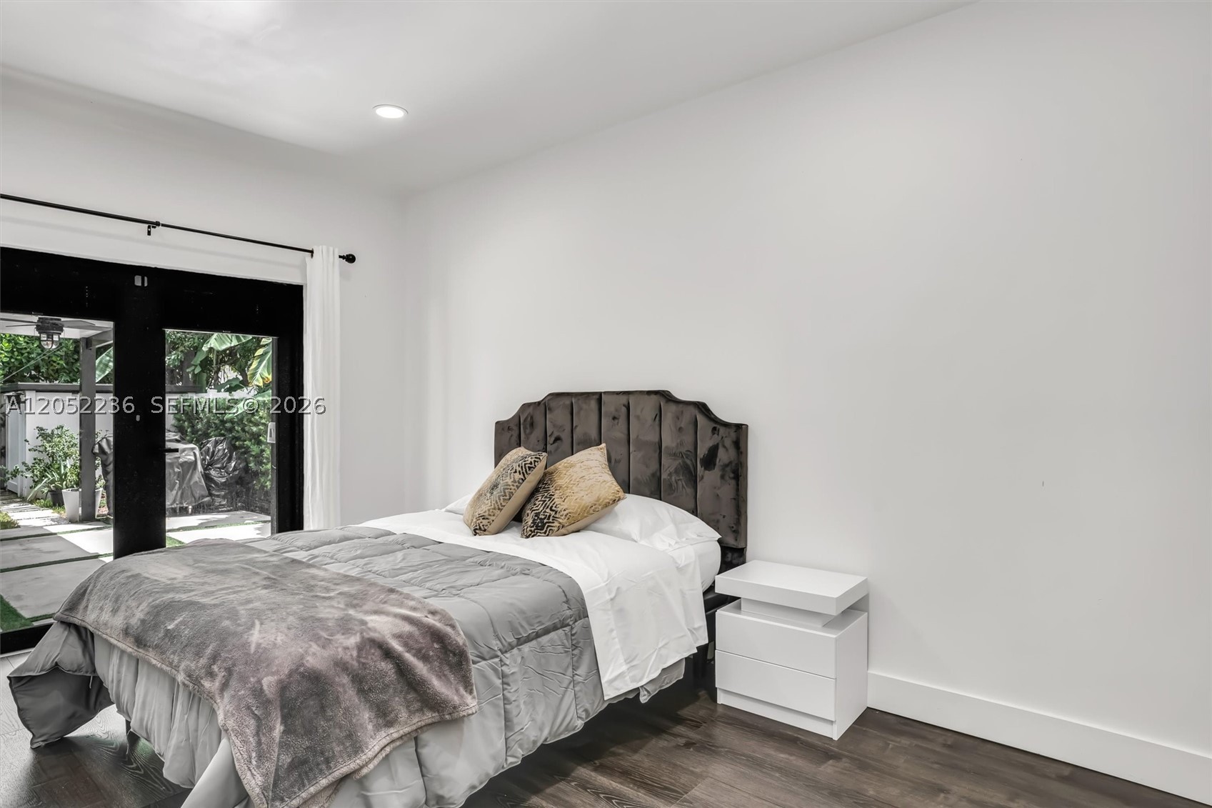 SILVER BLUFF EST-SEC B - Residential Lease