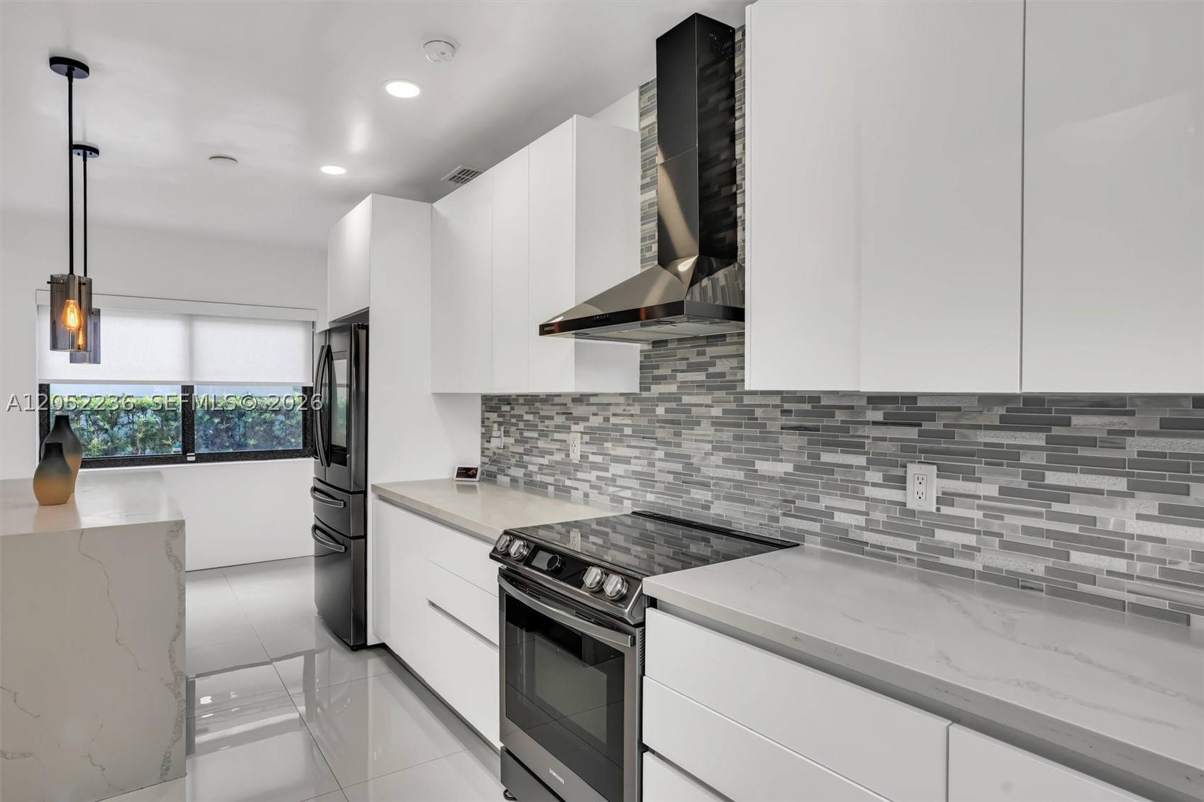 SILVER BLUFF EST-SEC B - Residential Lease