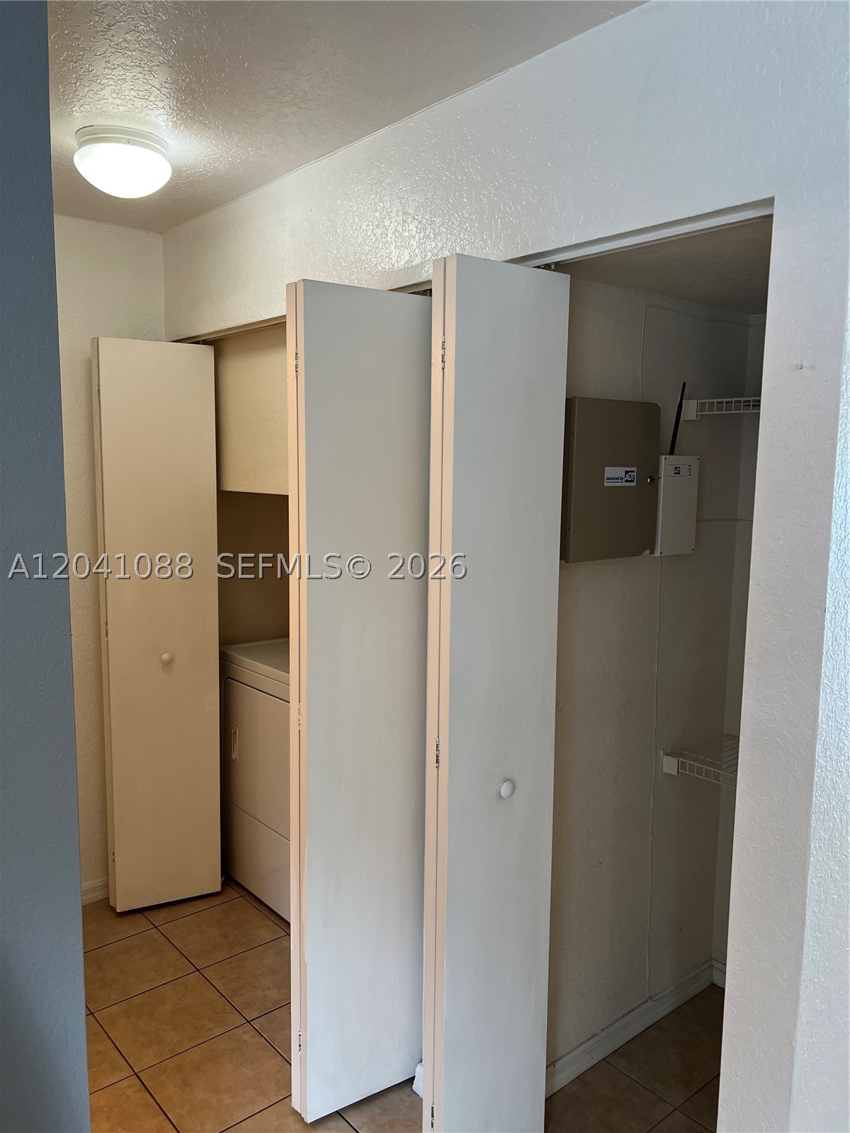 Hidden Court Townhomes - Residential