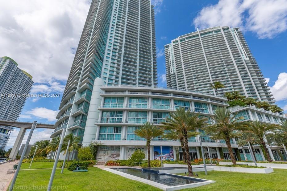 Contemporary beautiful fully furnished unit 1 bed/1 bath. The kitchen has top of the line stainless steel appliances. Open water and city views. Porcelain floors throughout. Nice balcony located. Walking distance to Citi Centra, Mary Brickell Village and Brickell restaurants area. Internet and cable is included in the rent.