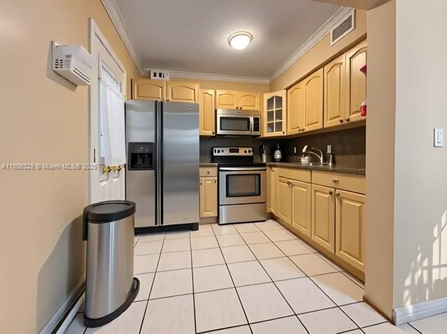 SOUTH BAY EST - Residential