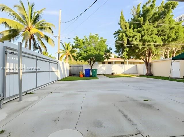 SOUTH BAY EST - Residential