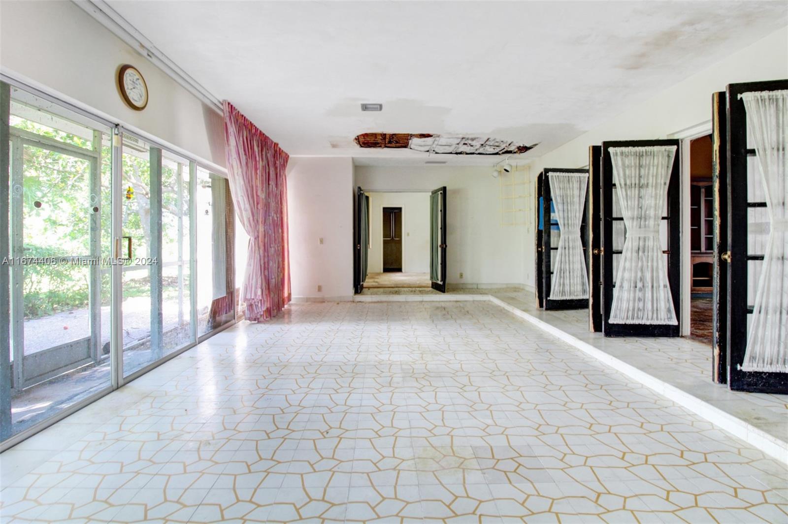 WOODLANDS SEC FIVE - Residential