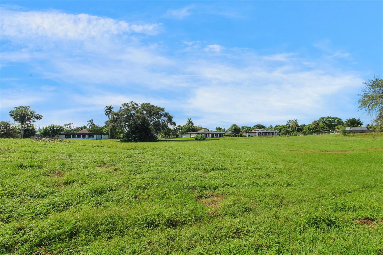 WOODLANDS SEC FIVE - Residential
