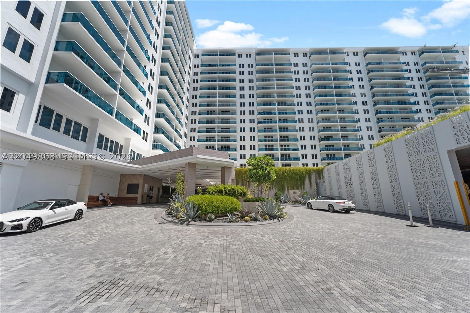 RONEY PALACE CONDO - Residential