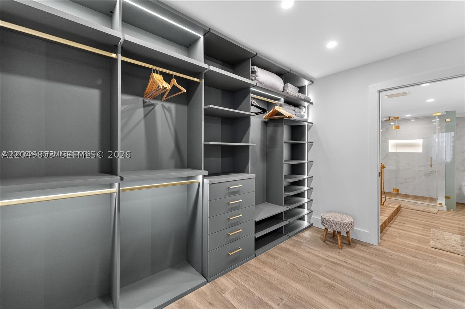 RONEY PALACE CONDO - Residential