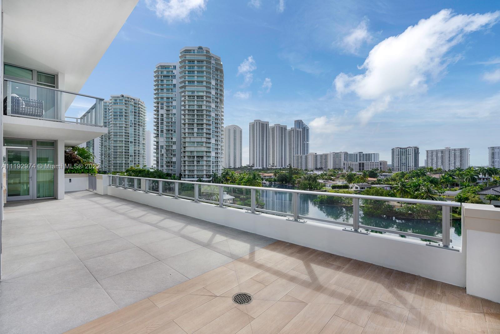 PARQUE TOWERS CONDO - Residential