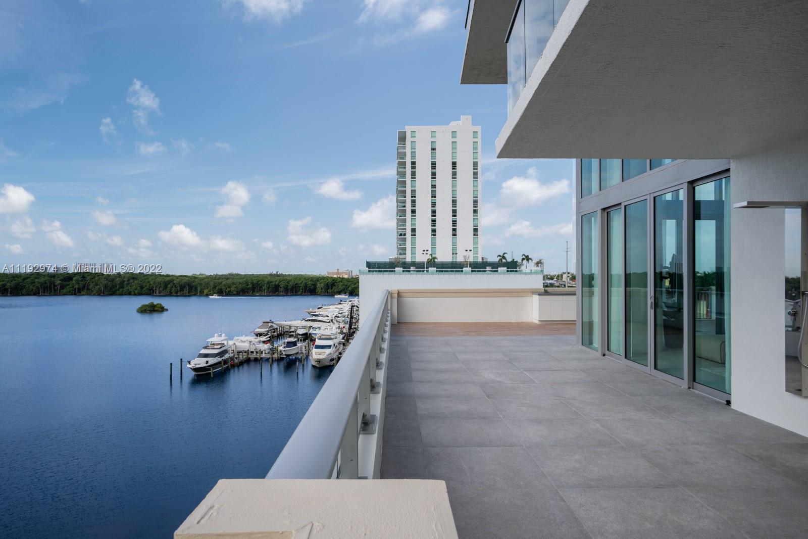 PARQUE TOWERS CONDO - Residential
